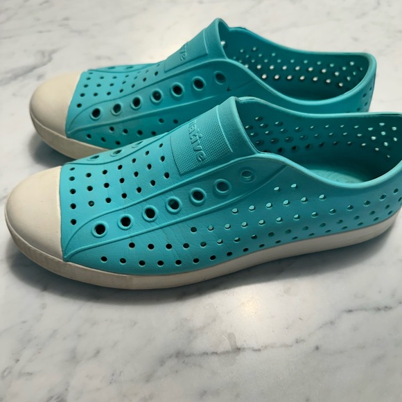 Native Shoes - Picture 1 of 7